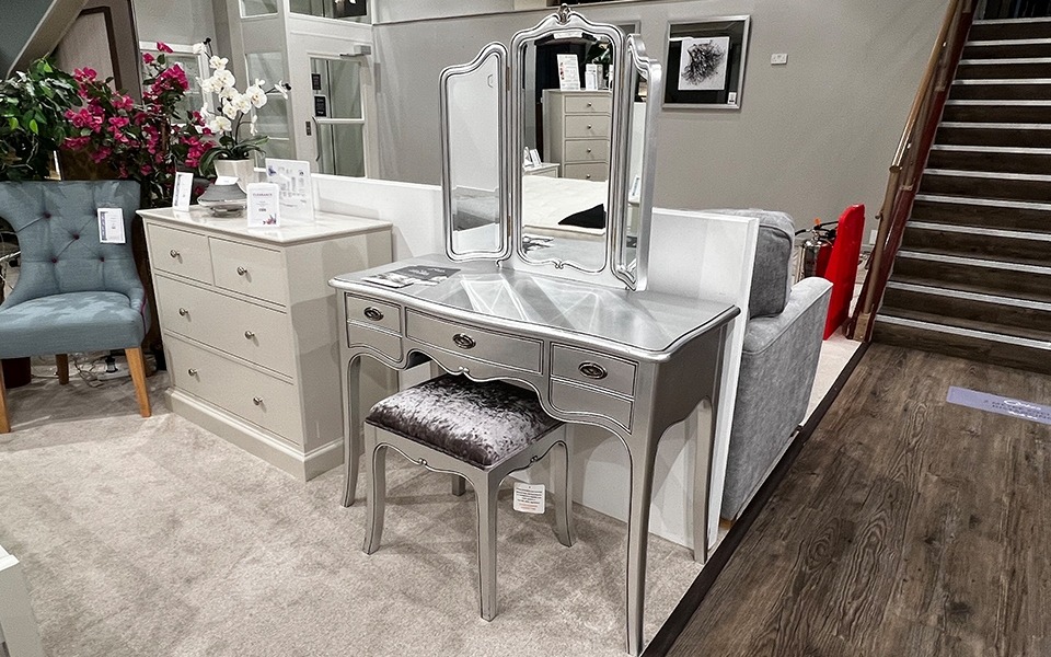 Sophia Dressing Table, Stool
& Mirror
Was £1,810 Now £899 Sophia Dressing Table, Stool
& Mirror
Was £1,810 Now £899